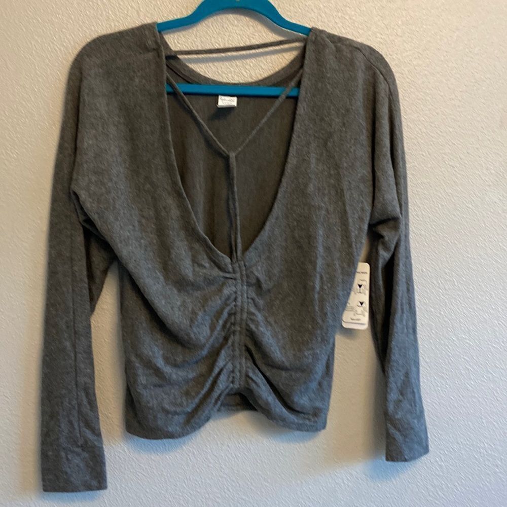 NWT- Splendid Wear-2-ways- Studio Activewear Pullover Shirt-Size Small